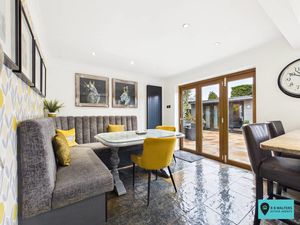 Diner - click for photo gallery